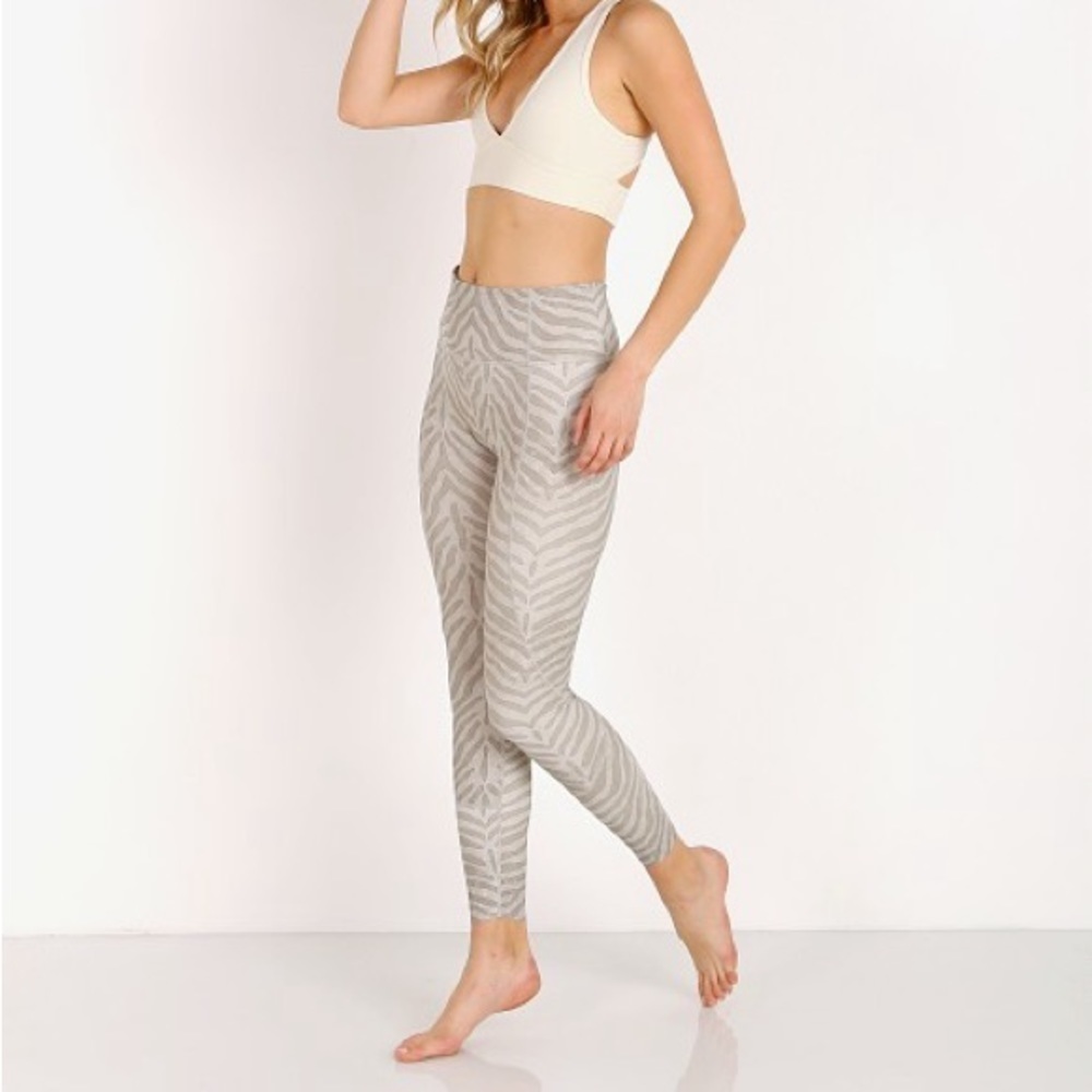 Varley Bedford Tight- Silver Zebra/ Size X-Small - Picture 4 of 10